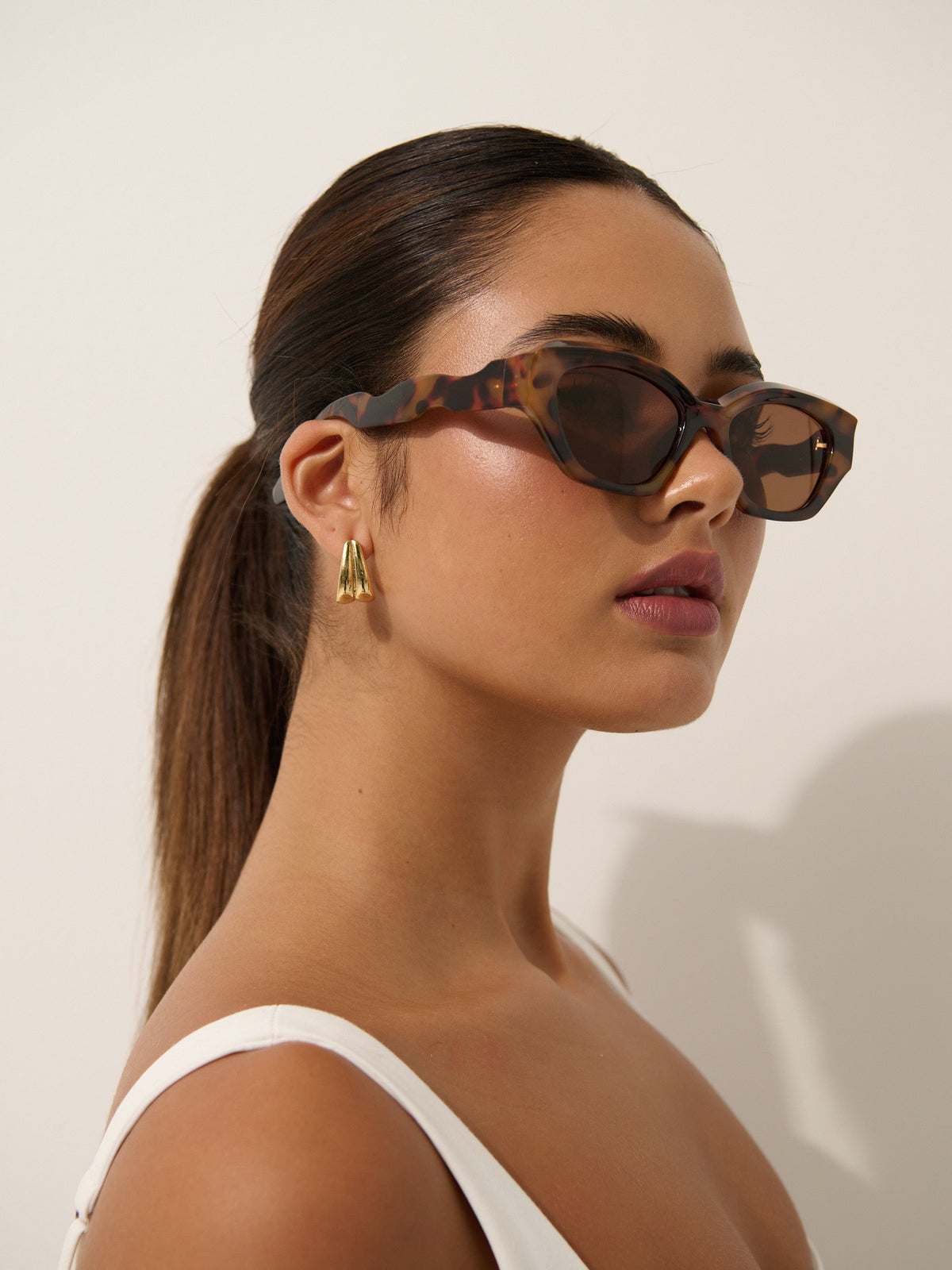 Lizzie Cat-Eye Sunglasses - Tort