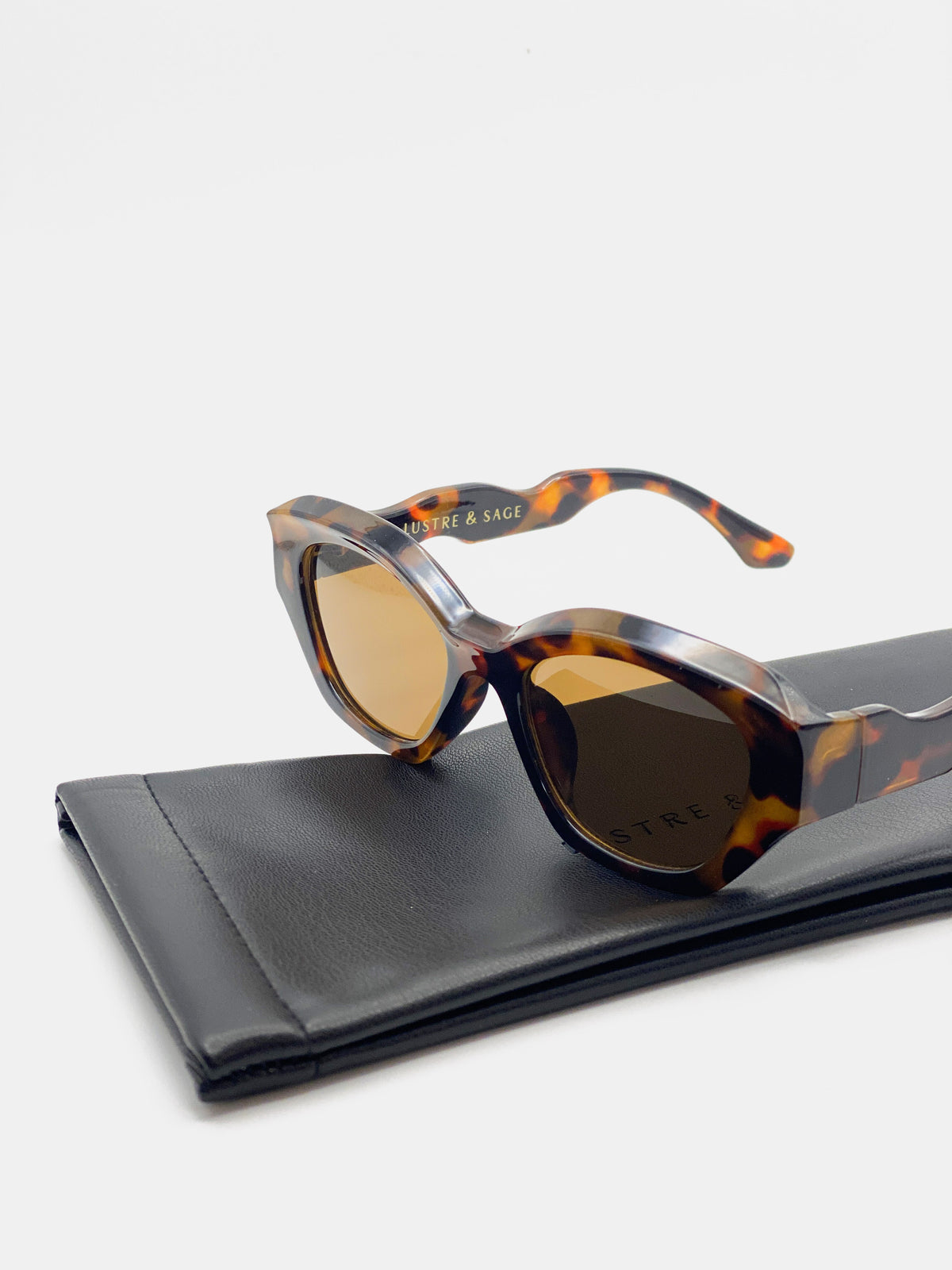 Lizzie Cat-Eye Sunglasses - Tort
