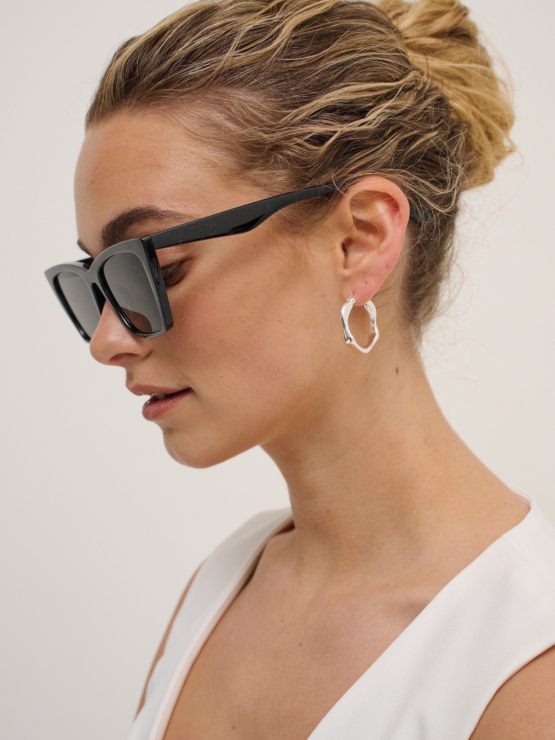 Kitty Rectangular Sunglasses - Black