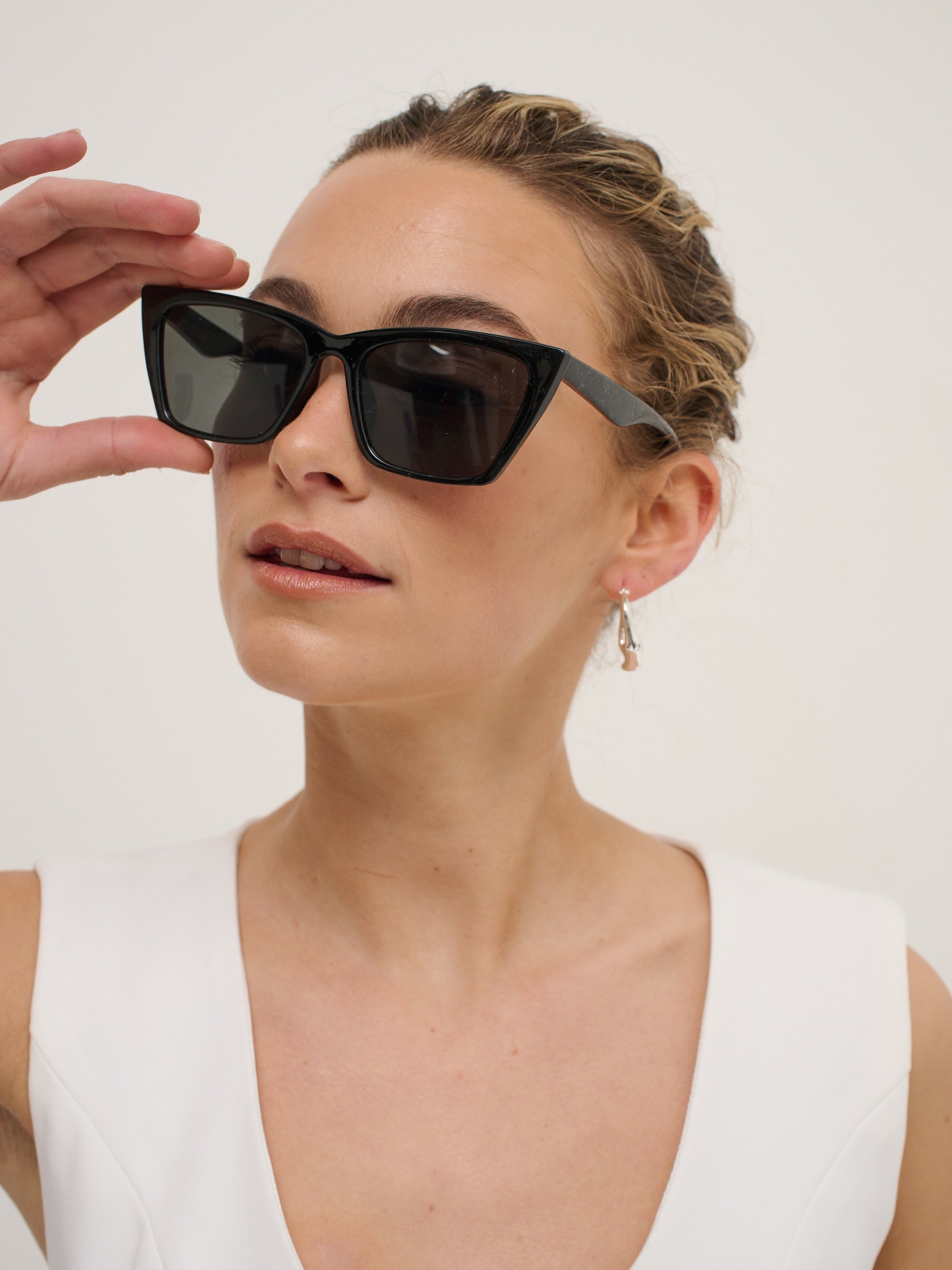 Kitty Rectangular Sunglasses - Black