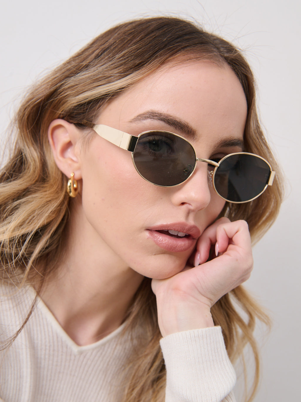 Round Gold Metal Oval Sunglasses - Black