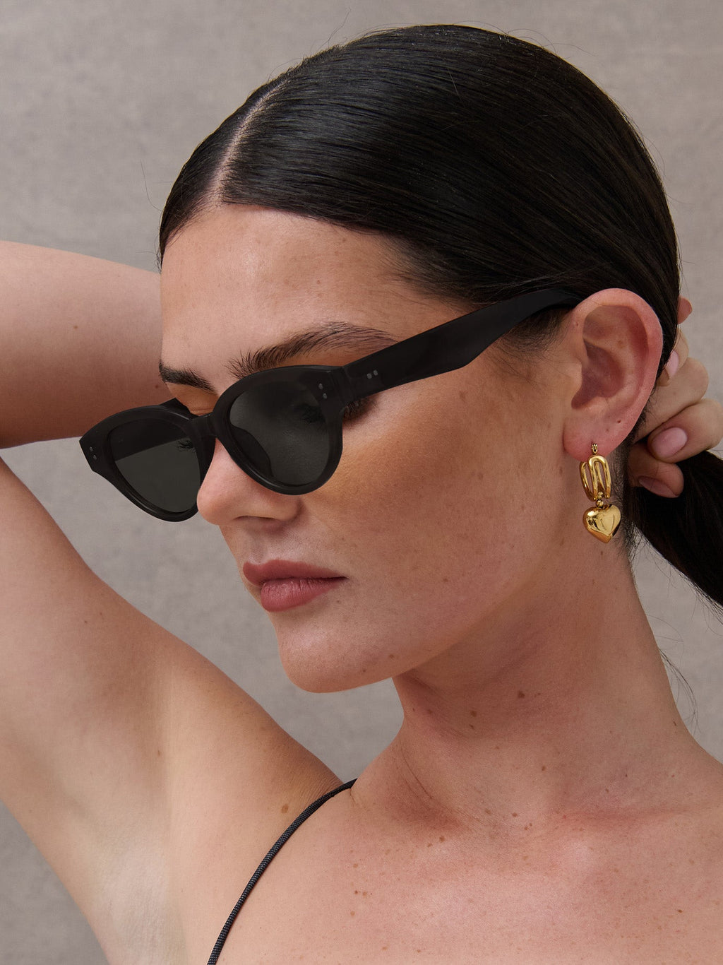 Megan Oval Frame Sunglasses - Black