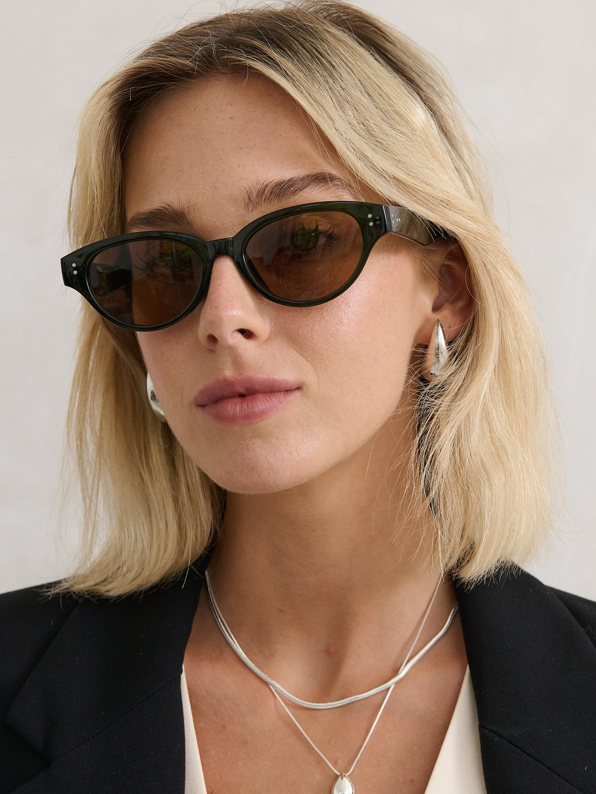 Megan Oval Frame Sunglasses - Green
