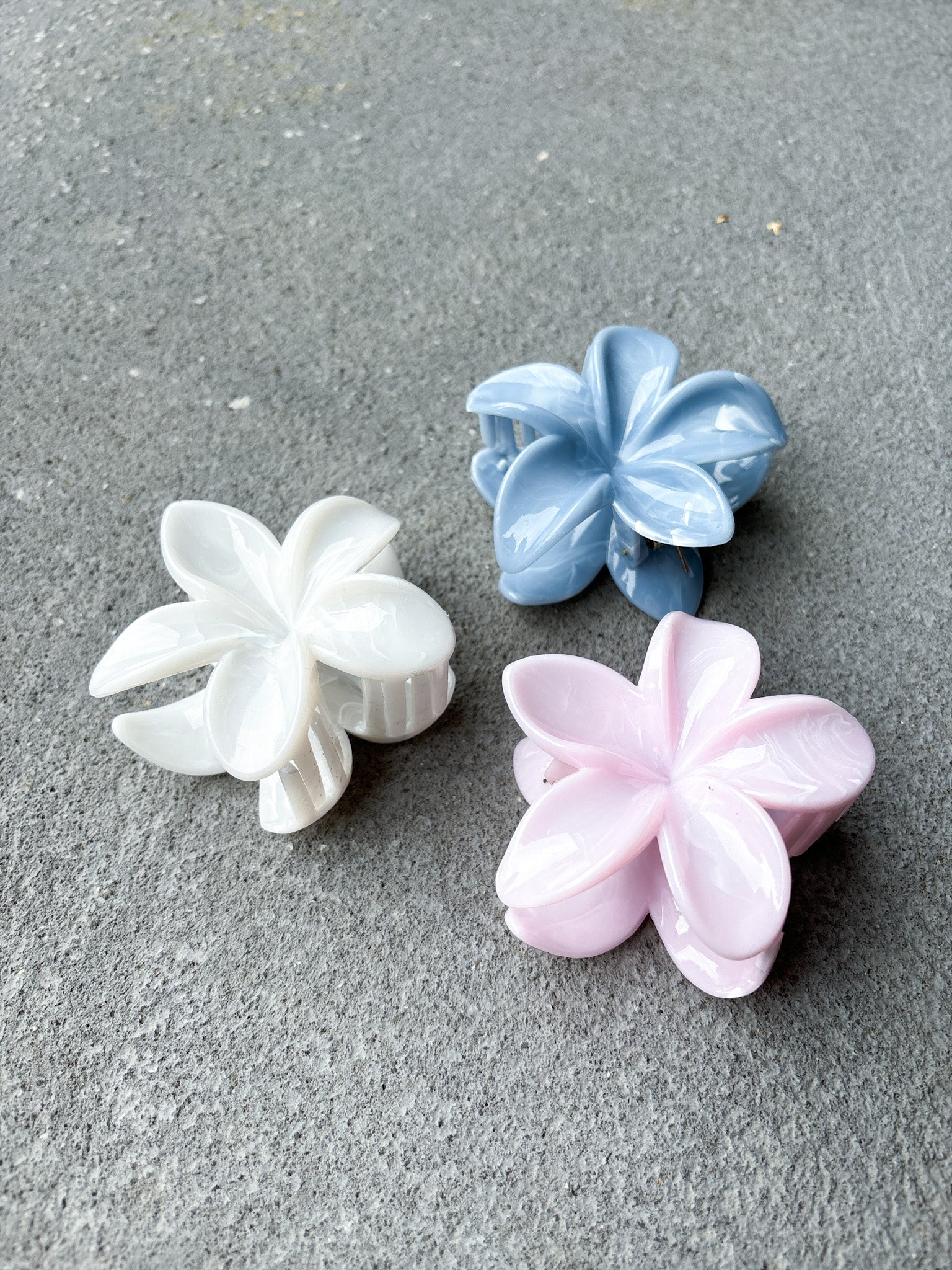 Hibiscus Resin Flower Claw Clip