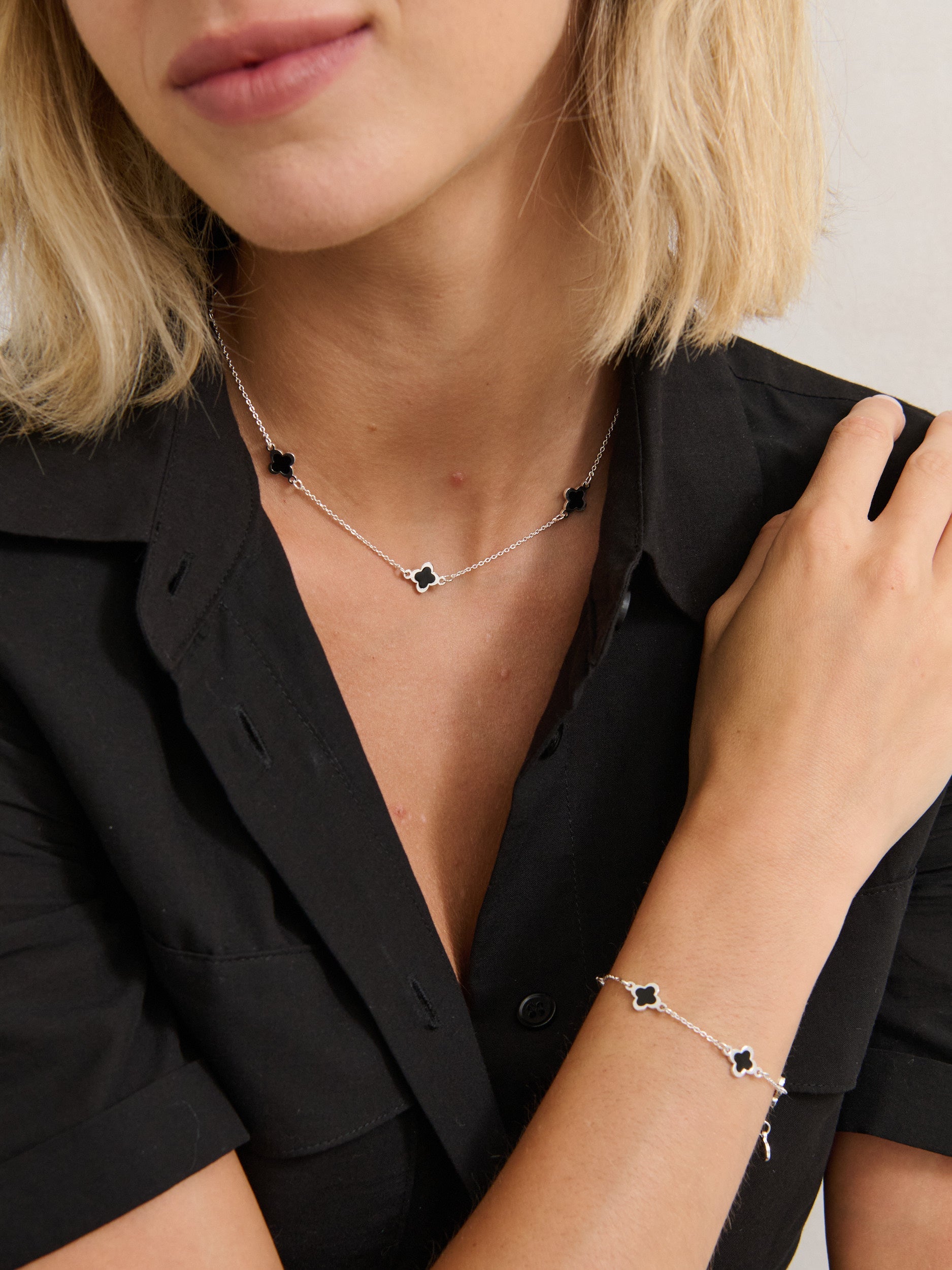 Mini Clover Silver Necklace - Black