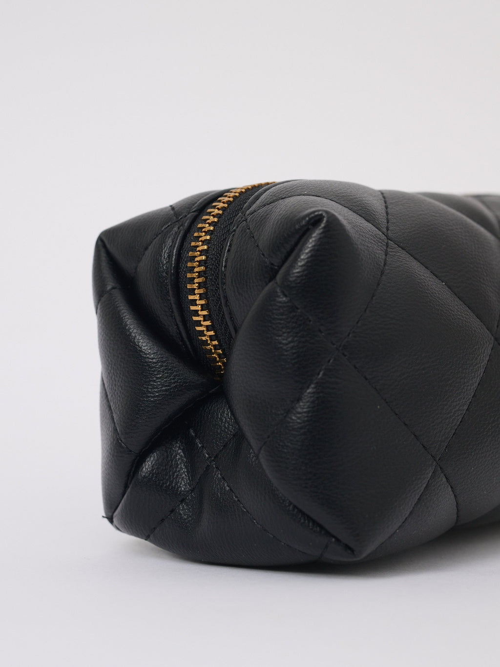 Lustre & Sage Travel Pouch in Black