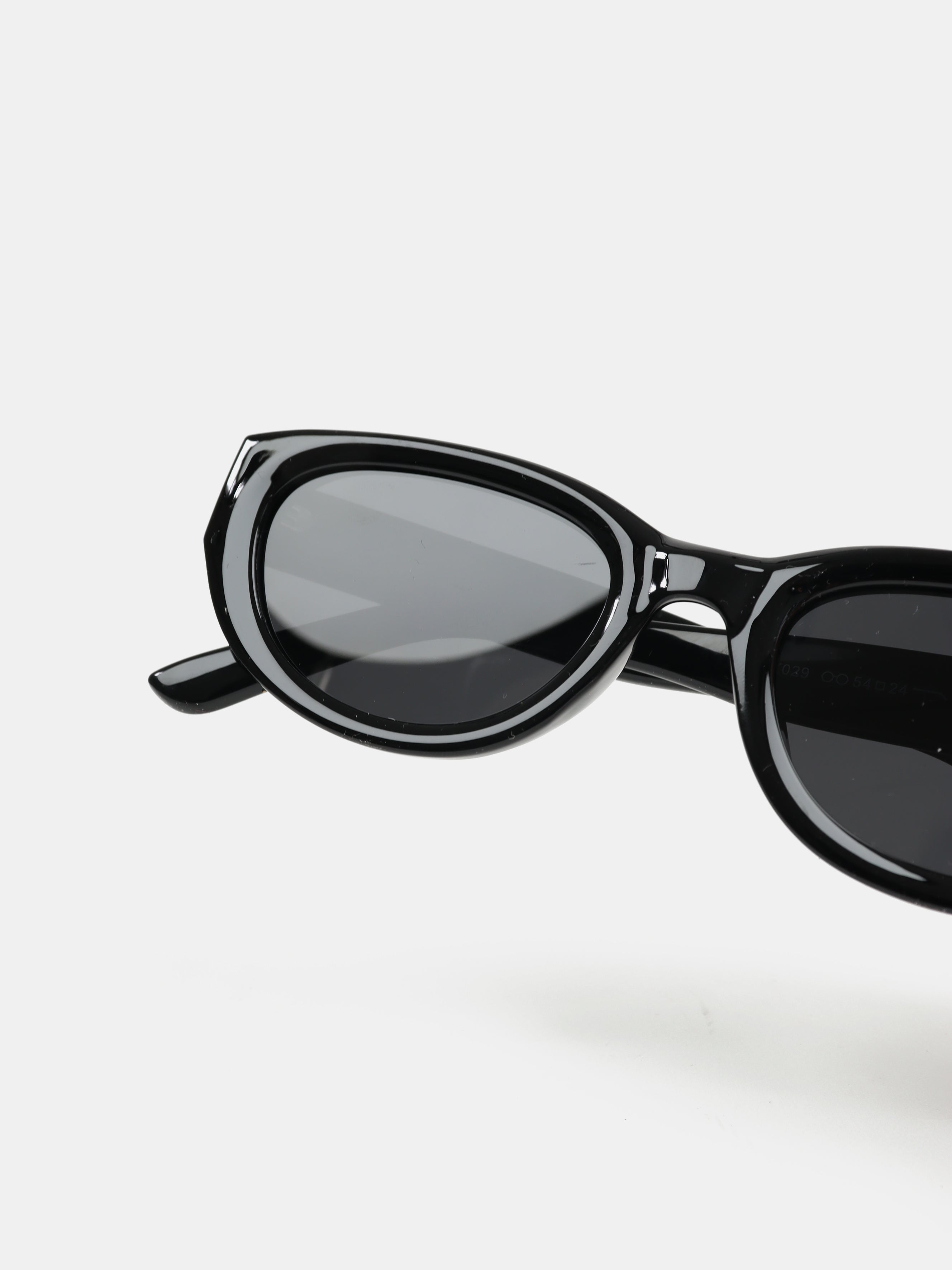 Dustin Polarised Sunglasses - Black