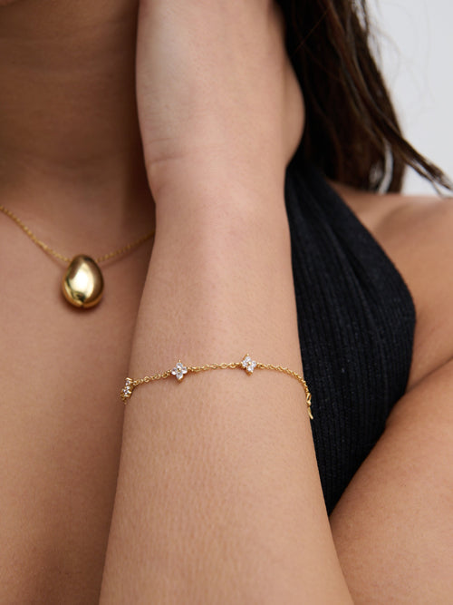 Dainty Four Petal Bracelet - 18K Gold Plated