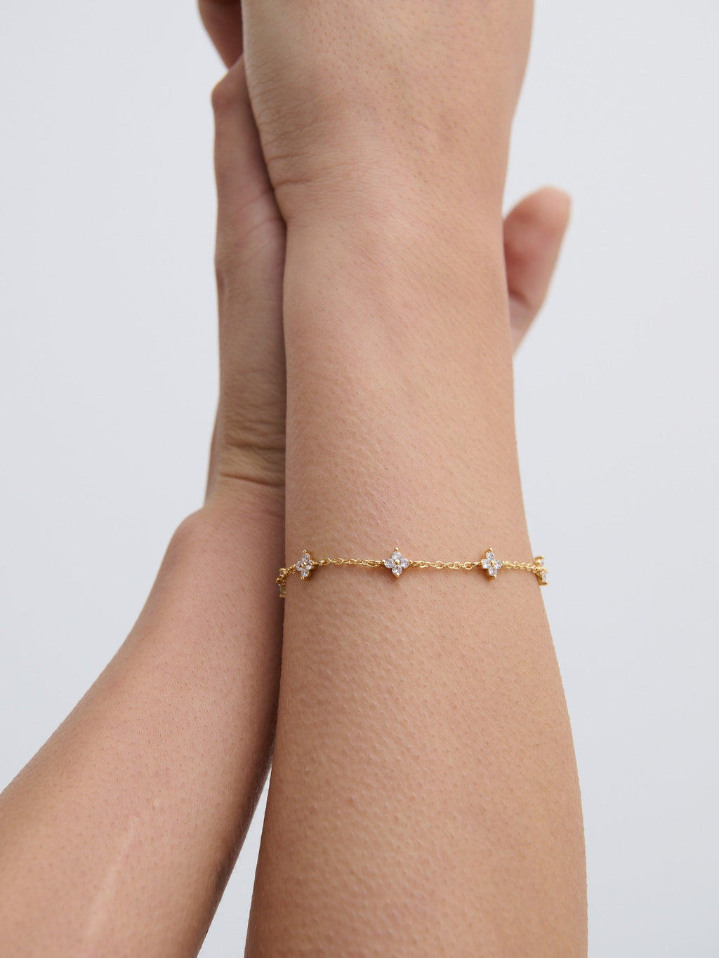 Dainty Four Petal Bracelet - 18K Gold Plated