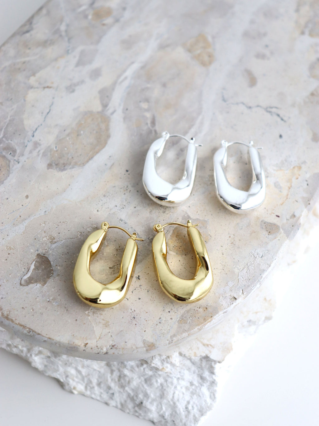Lea Wavy Earrings in 18K Gold Plated