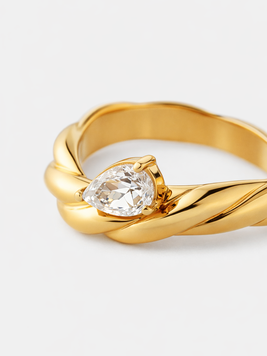 Elodie Oval Crystal Ring - Gold Plated
