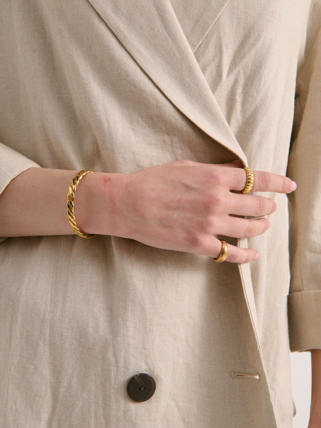 Cinta Cuff Bracelet - 18k Gold Plated