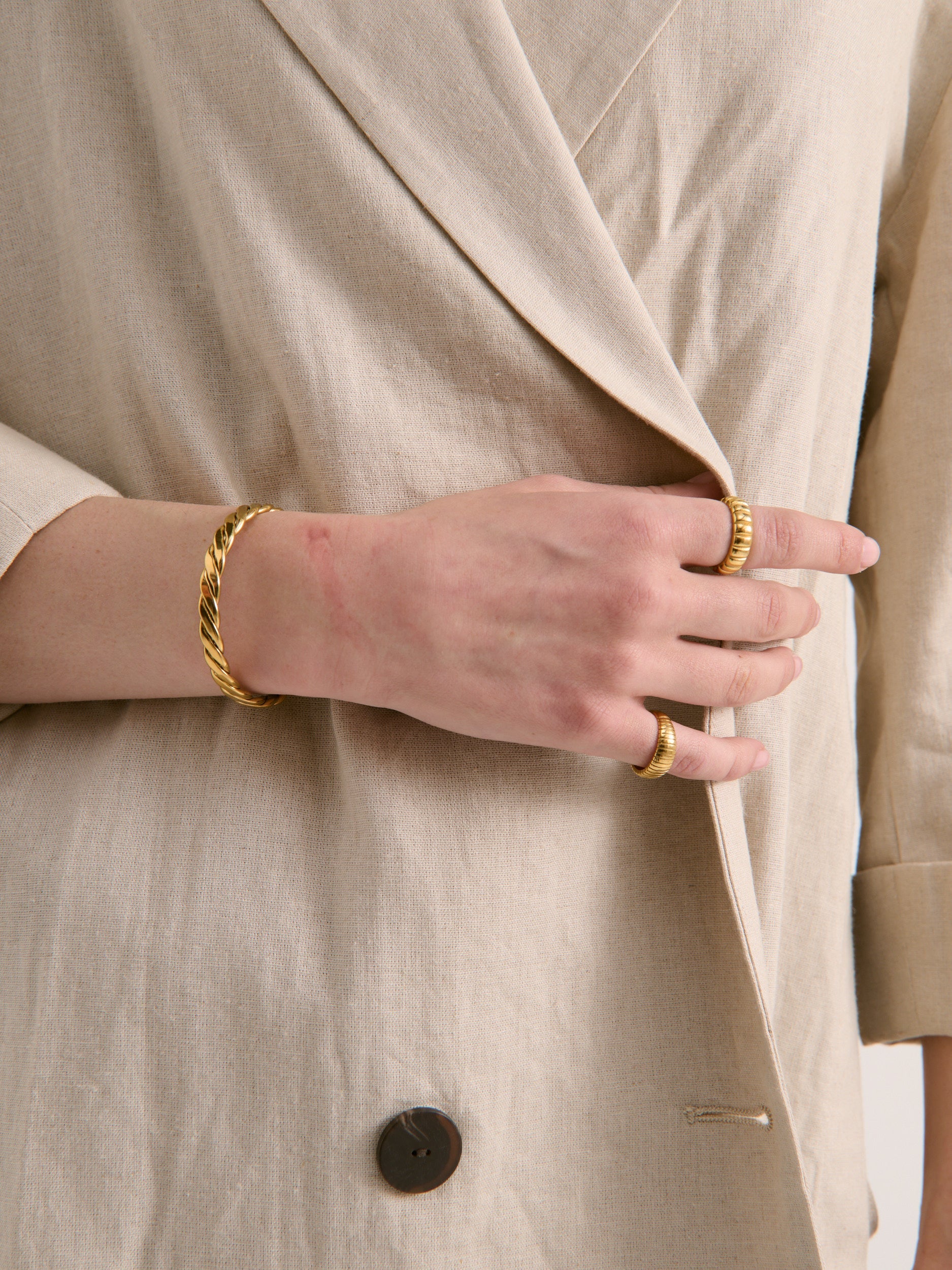 Cinta Cuff Bracelet - 18k Gold Plated