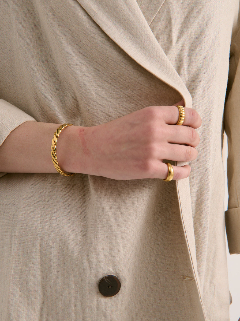 Cinta Cuff Bracelet - 18k Gold Plated