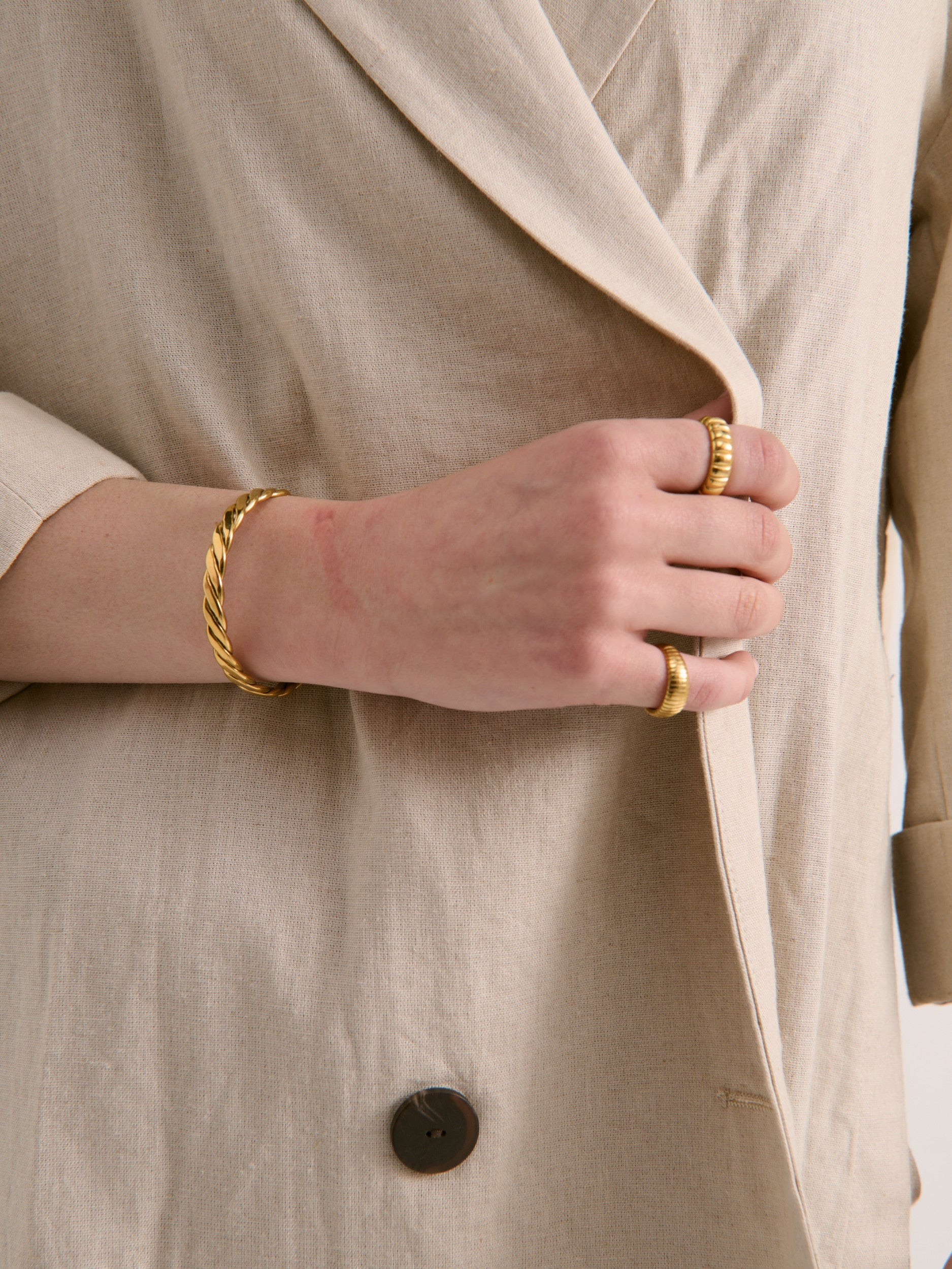 Cinta Cuff Bracelet - 18k Gold Plated
