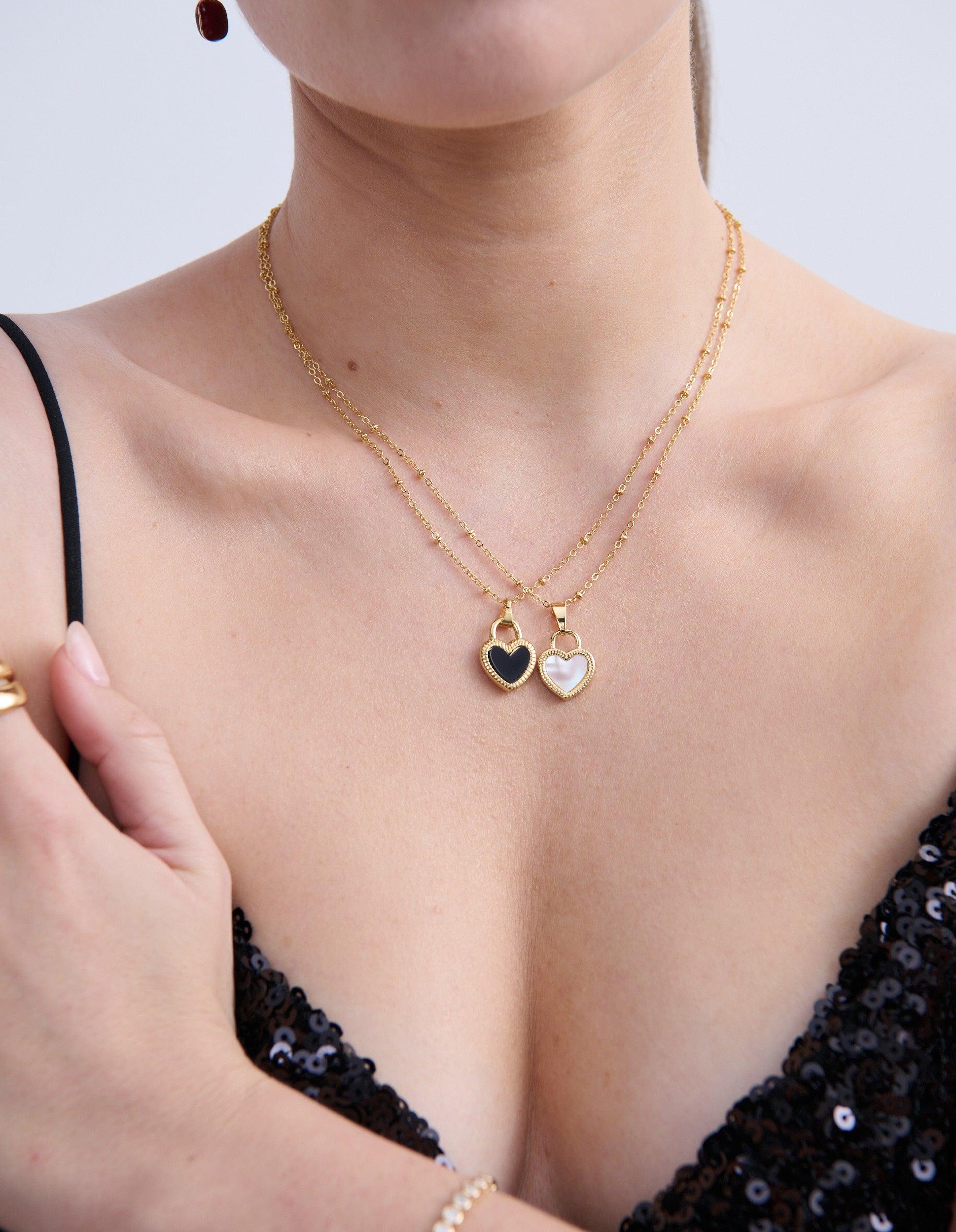 Valentina Reversible Heart Necklace - Black/White