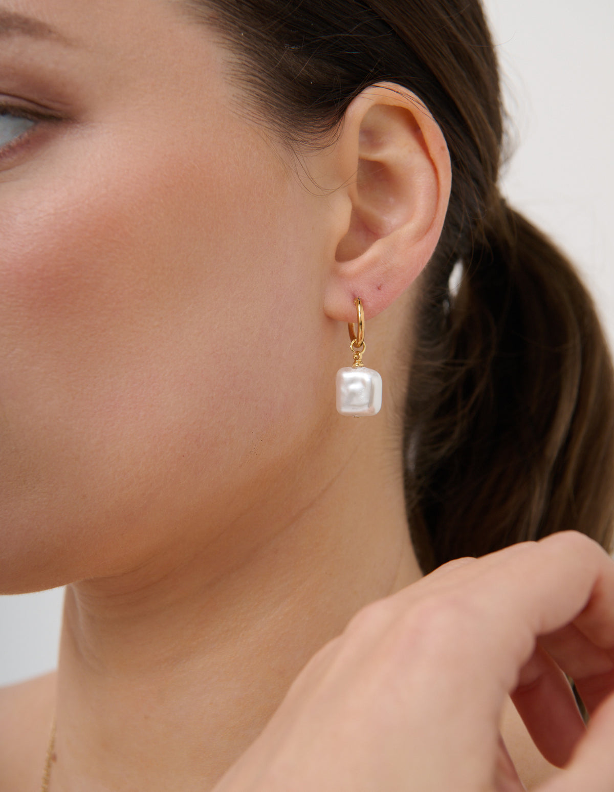 Square Pearl Hoop Earrings - 18k Gold Plated