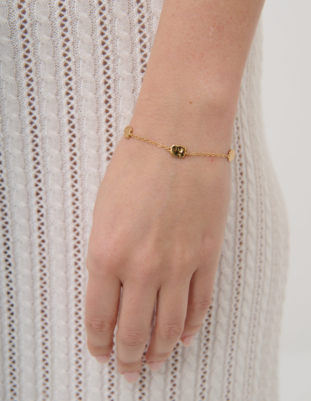 Portia Medallion Link Bracelet - Gold