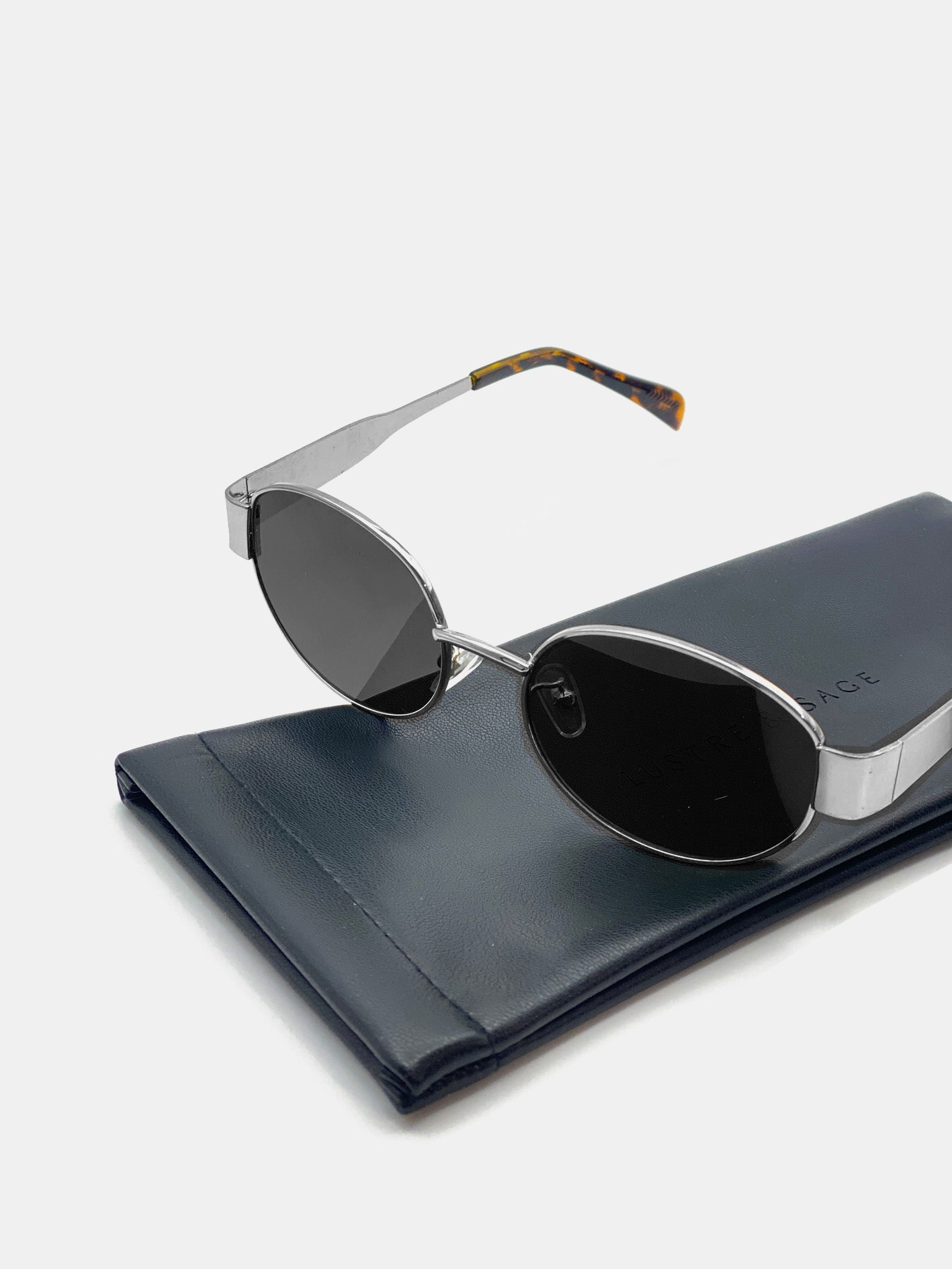 Round Silver Metal Oval Sunglasses - Black