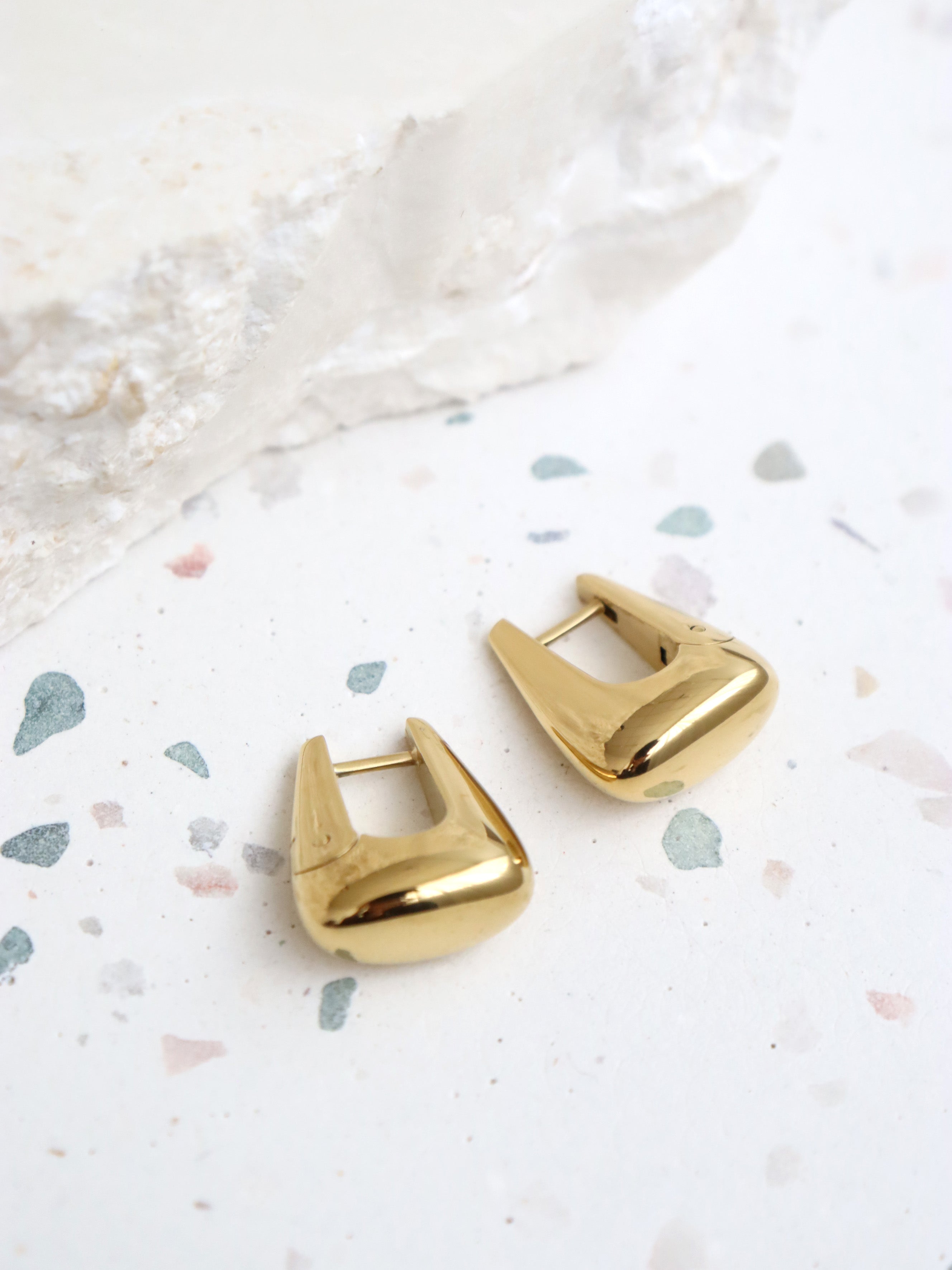 Capri Everyday Hoop Earrings in Gold
