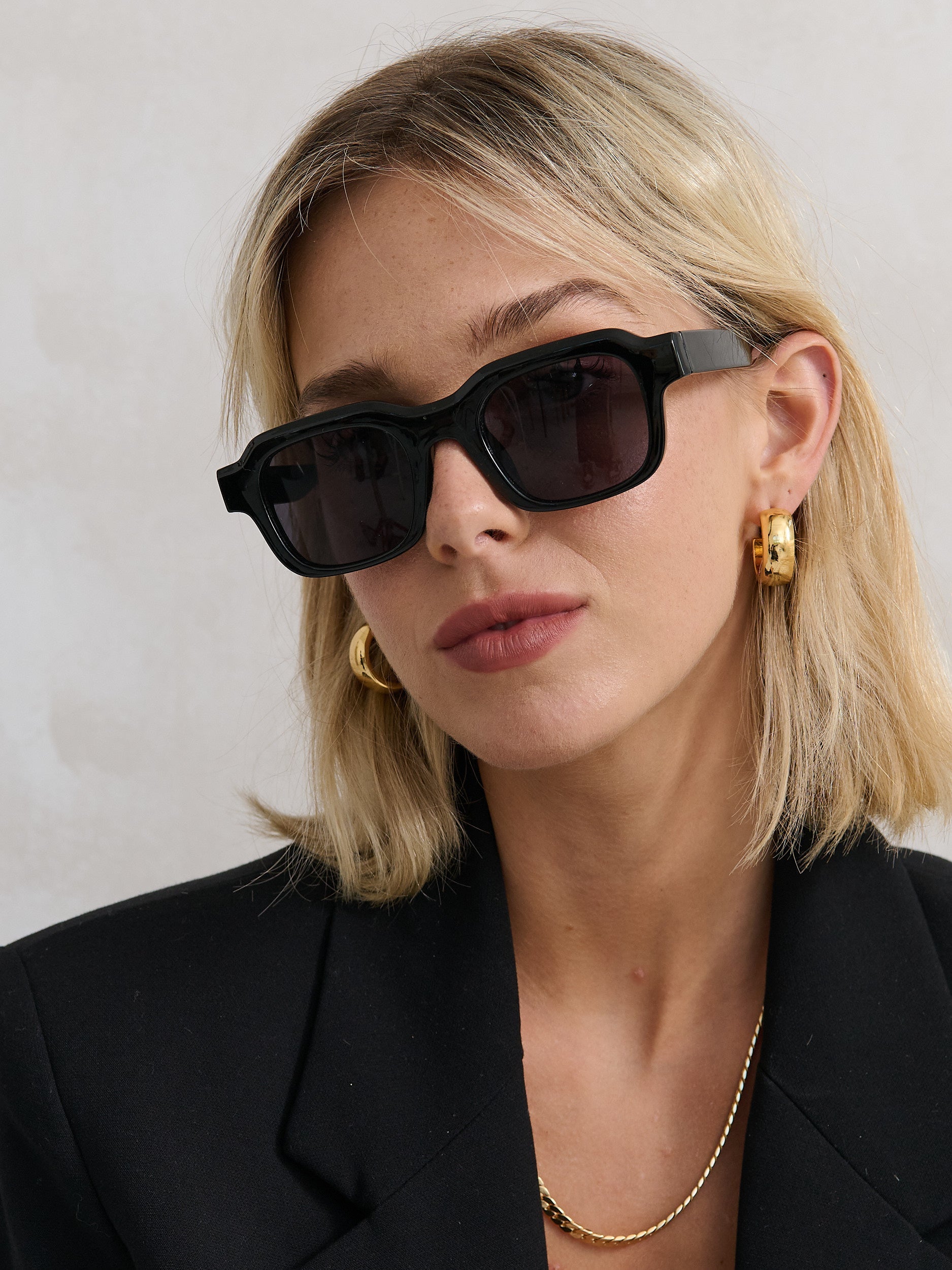 Goutte Angular Sunglasses - Black