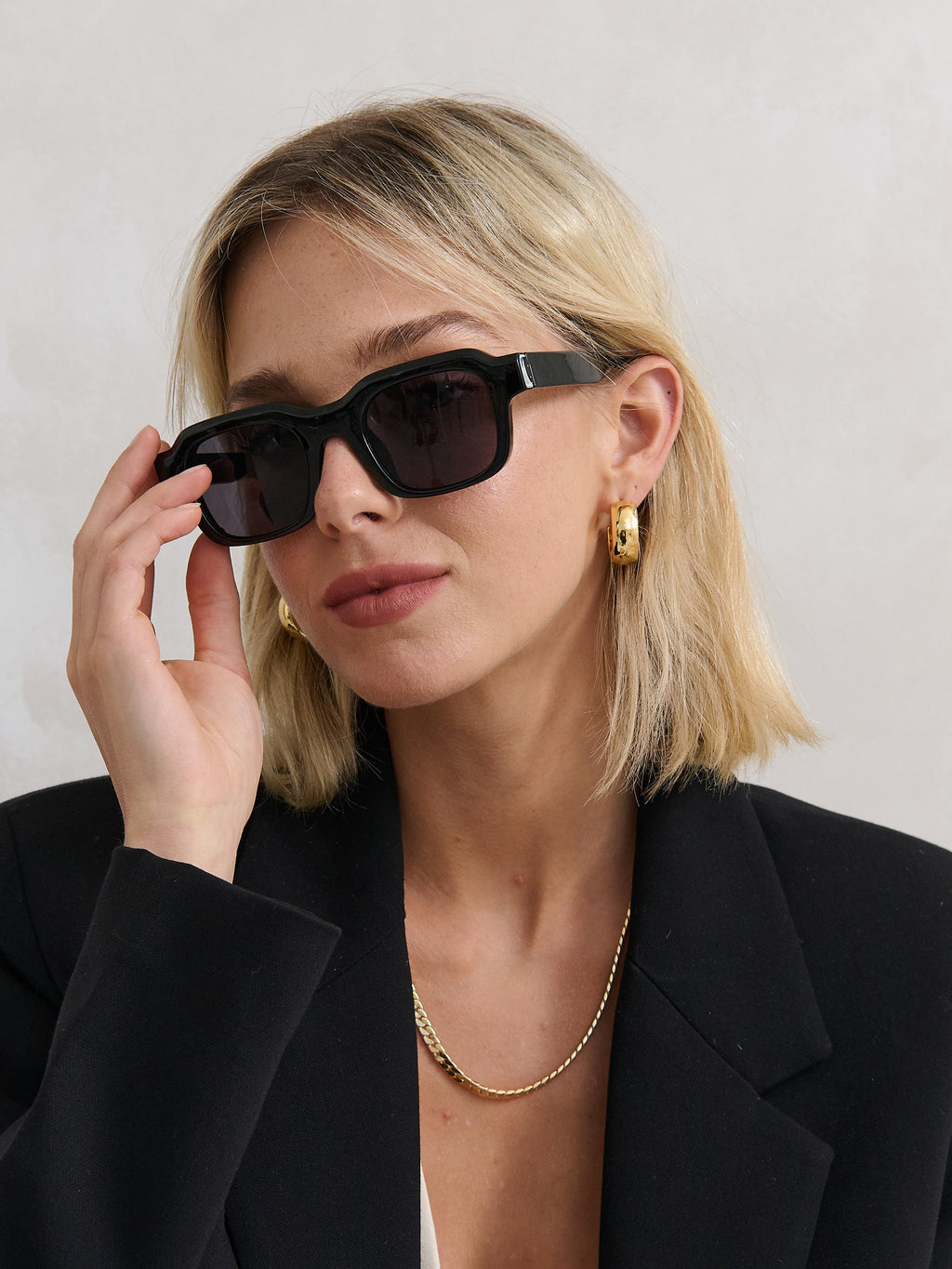 Goutte Angular Sunglasses - Black