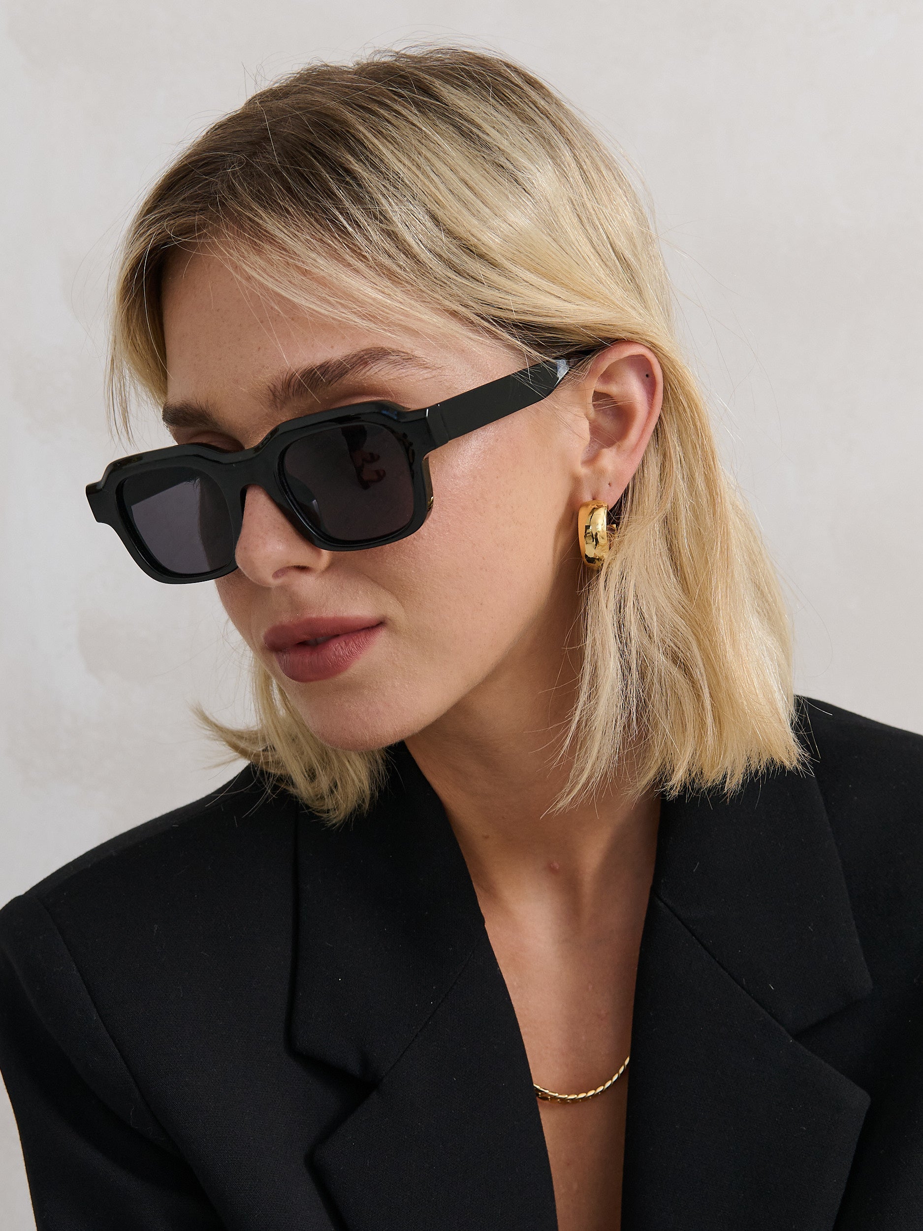 Goutte Angular Sunglasses - Black