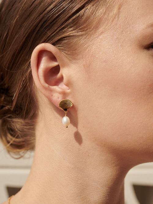 Brie Clamshell Pearl 18K Gold Plated Earrings