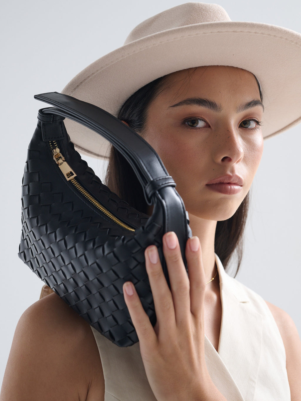 Cleo Woven Handbag - Black