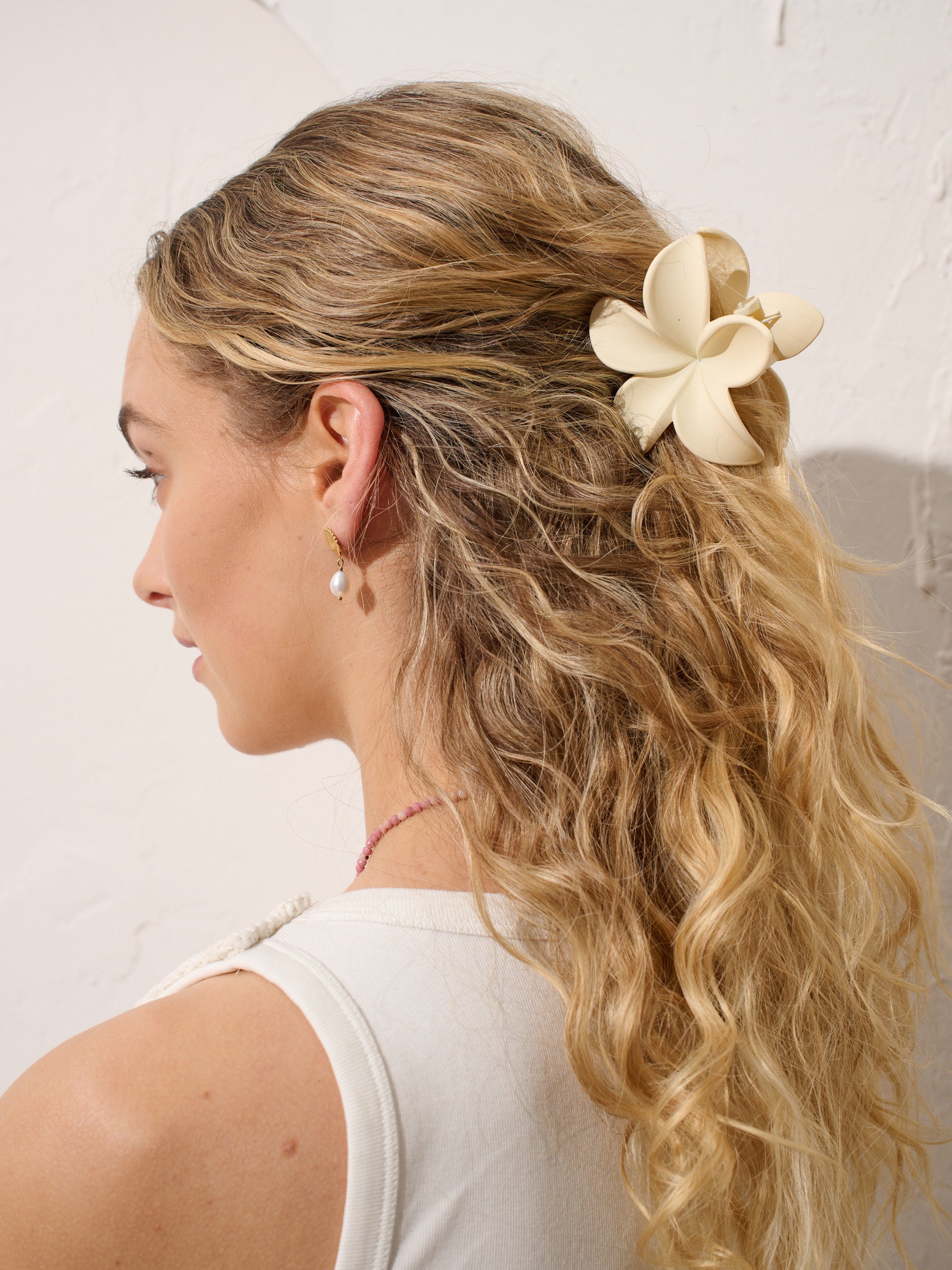 Hibiscus Matte Flower Claw Clip