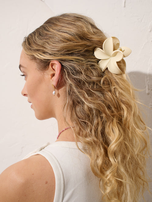Hibiscus Matte Flower Claw Clip