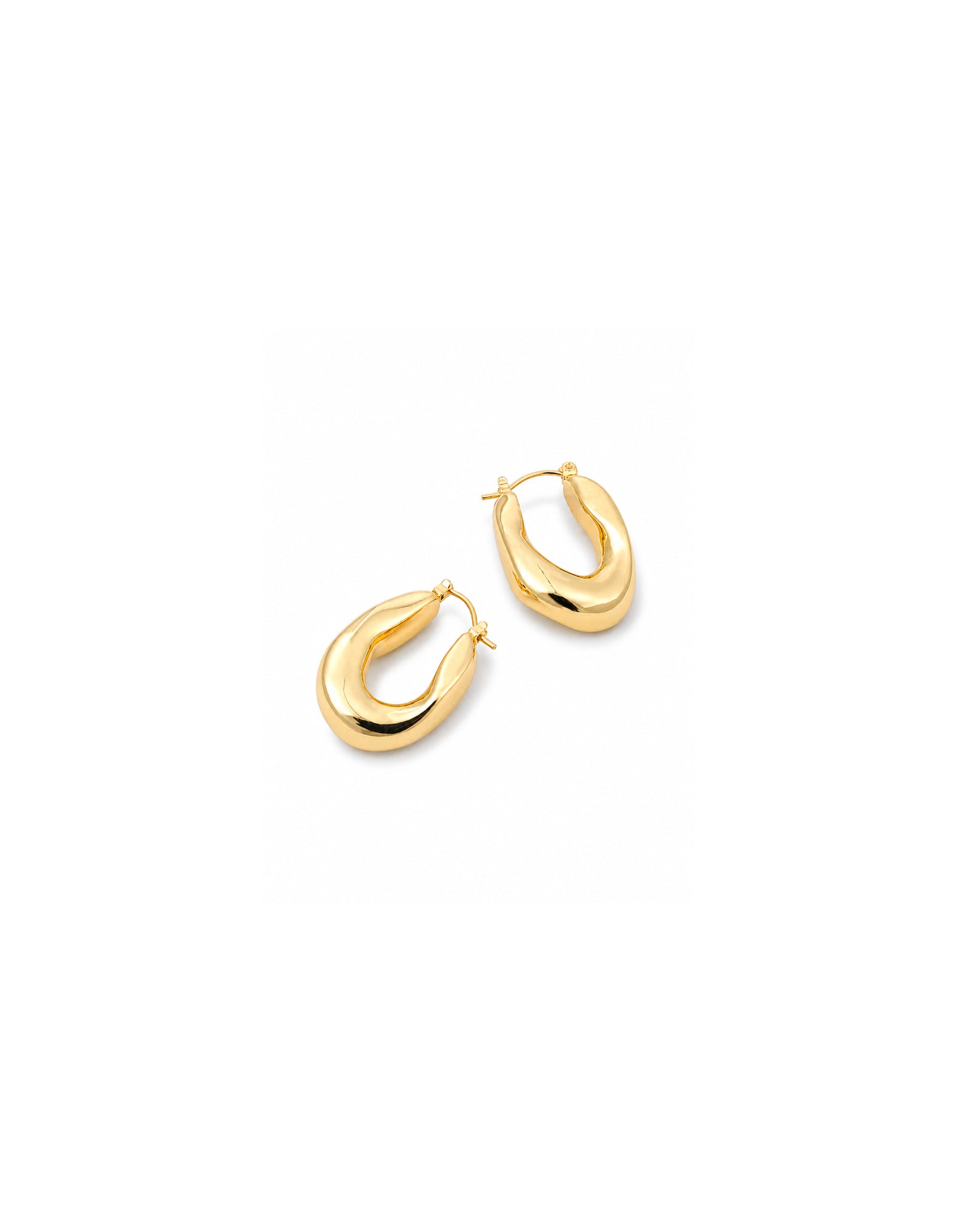 Lea Wavy Earrings in 18K Gold Plated